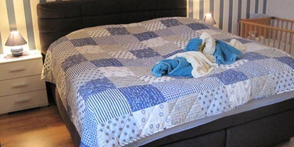 Monteurwohnung - Kaffeemaschine - Schleswig-Holstein - Gemütliche Boxspringbetten für erholsamen Schlaf - Ferienhof March