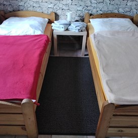 Monteurzimmer: Ein Schlafzimmer  von zweien - Dachsloch