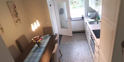 Monteurwohnung - Balkon - Deutschland - Große, komplett ausgestattete Einbauküche der Monteurwohnung in Bremerhaven - Bremerhaven Monteurzimmer