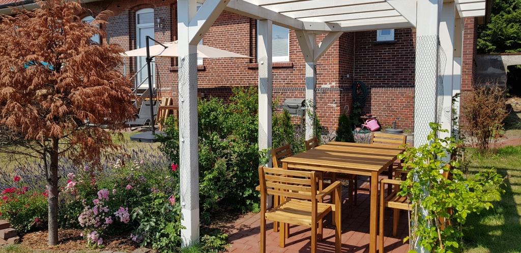 Monteurwohnung - Butjadingen Fedderwardersiel - Der großzügige Garten - Bremerhaven Monteurzimmer