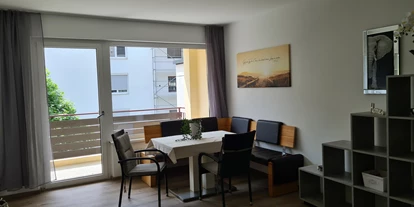 Monteurwohnung - PLZ 6020 (Österreich) - Gemütlicher Wohn- Schlafraum mit TV - Wohnung Innsbruck Nähe Uni