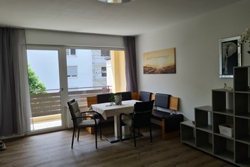 Monteurzimmer: Gemütlicher Wohn- Schlafraum mit TV - Wohnung Innsbruck Nähe Uni