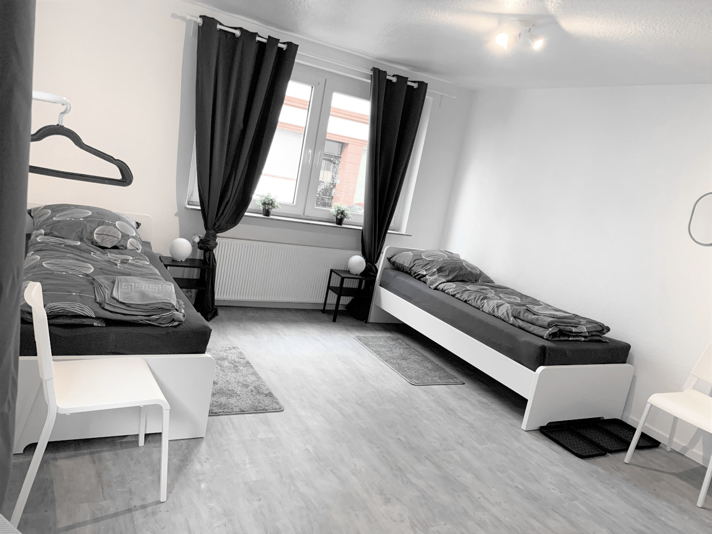 Monteurzimmer: Ideal für Firmen & Messegäste - Monteurunterkünfte in Wuppertal - VAZ by KeyFaktor