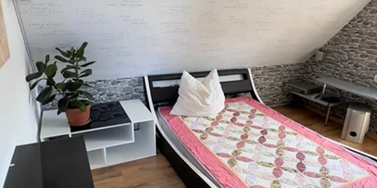 Monteurwohnung - Bettwäsche: Bettwäsche gegen Gebühr - Deutschland - Einzelzimmer mit Einzelbett 1,40x2,00m - Ferienwohnung im Südharz am Kyffhäusergebirge
