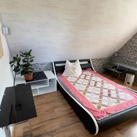 Monteurzimmer: Einzelzimmer mit Einzelbett 1,40x2,00m - Ferienwohnung im Südharz am Kyffhäusergebirge