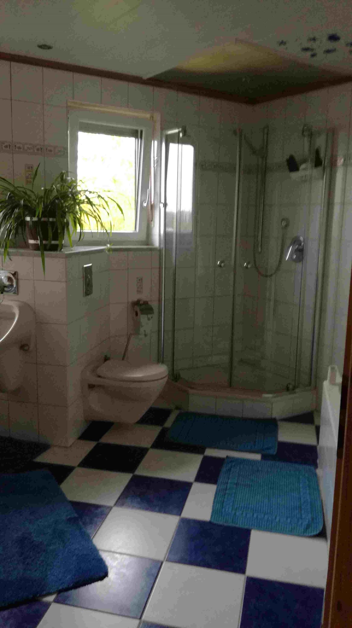 Monteurzimmer: Badezimmer - Unterkunft für Monteure