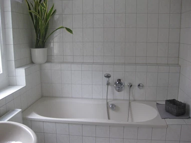 Monteurzimmer: Bad mit Wanne - St. Aegidienblick