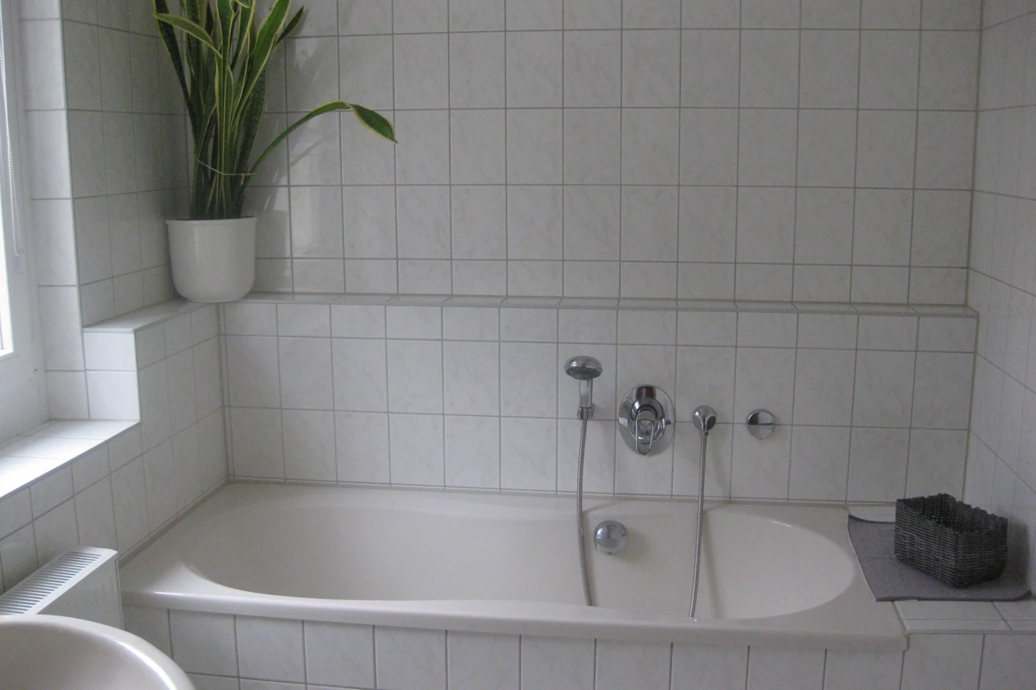 Monteurzimmer: Bad mit Wanne - St. Aegidienblick