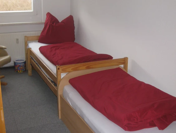 Monteurzimmer: Kinderzimmer mit Zwei Einzelbetten - St. Aegidienblick