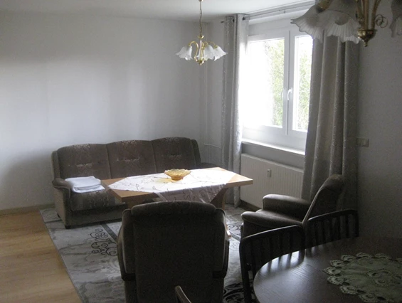 Monteurzimmer: Schlafcouch im Wohnzimmer - St. Aegidienblick