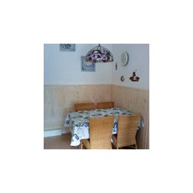 Monteurzimmer: Wohnung 5
Essecke in der Küche - Vilser Landhaus Ferienwohnungen/Monteurunterkunft