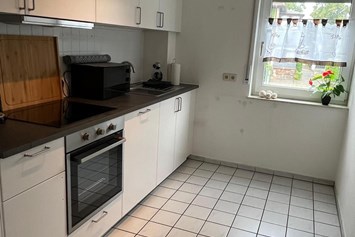 Monteurzimmer: möblierte Wohnung in Usingen