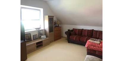 Monteurwohnung - Hund erlaubt - Schleswig-Holstein - Wohn-Schlafzimmer - Hus Butendörp