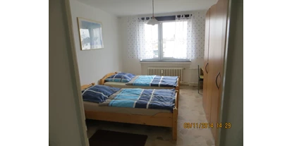 Monteurwohnung - Hannoversch Münden - kleines Schlafzimmer mit Schrank und Schreibtisch - Monteurwohnung Kassel Kloske