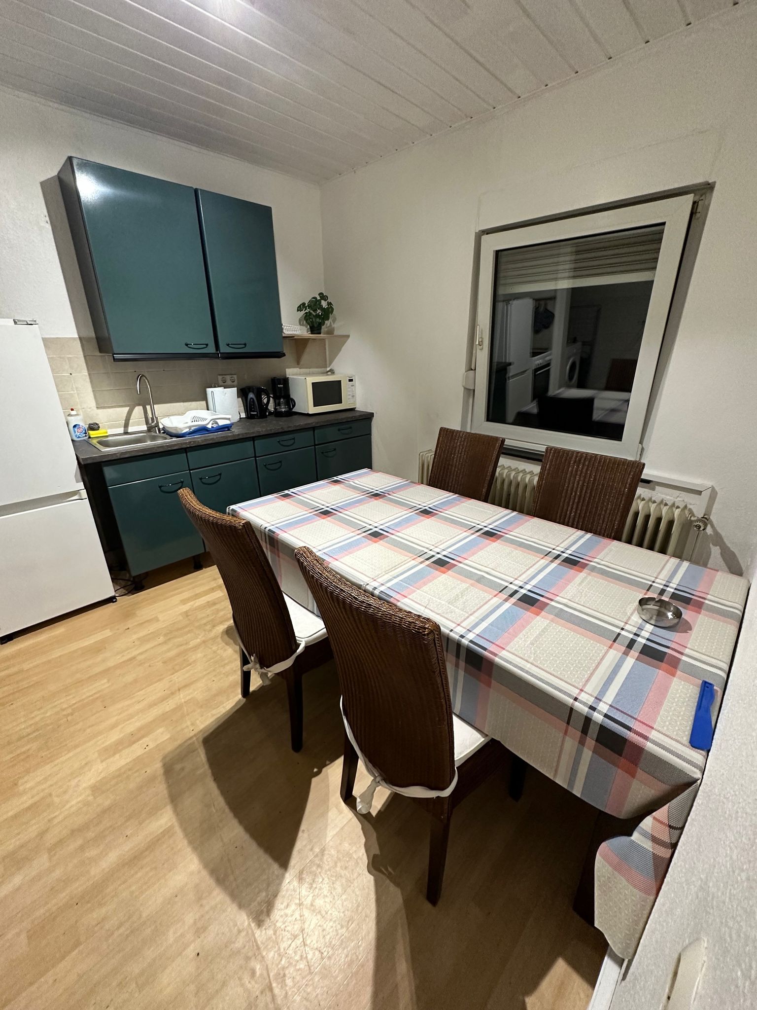 Monteurwohnung - Bettwäsche: Bettwäsche inklusive - MW I. Eisenbahnstraße 7 1. OG