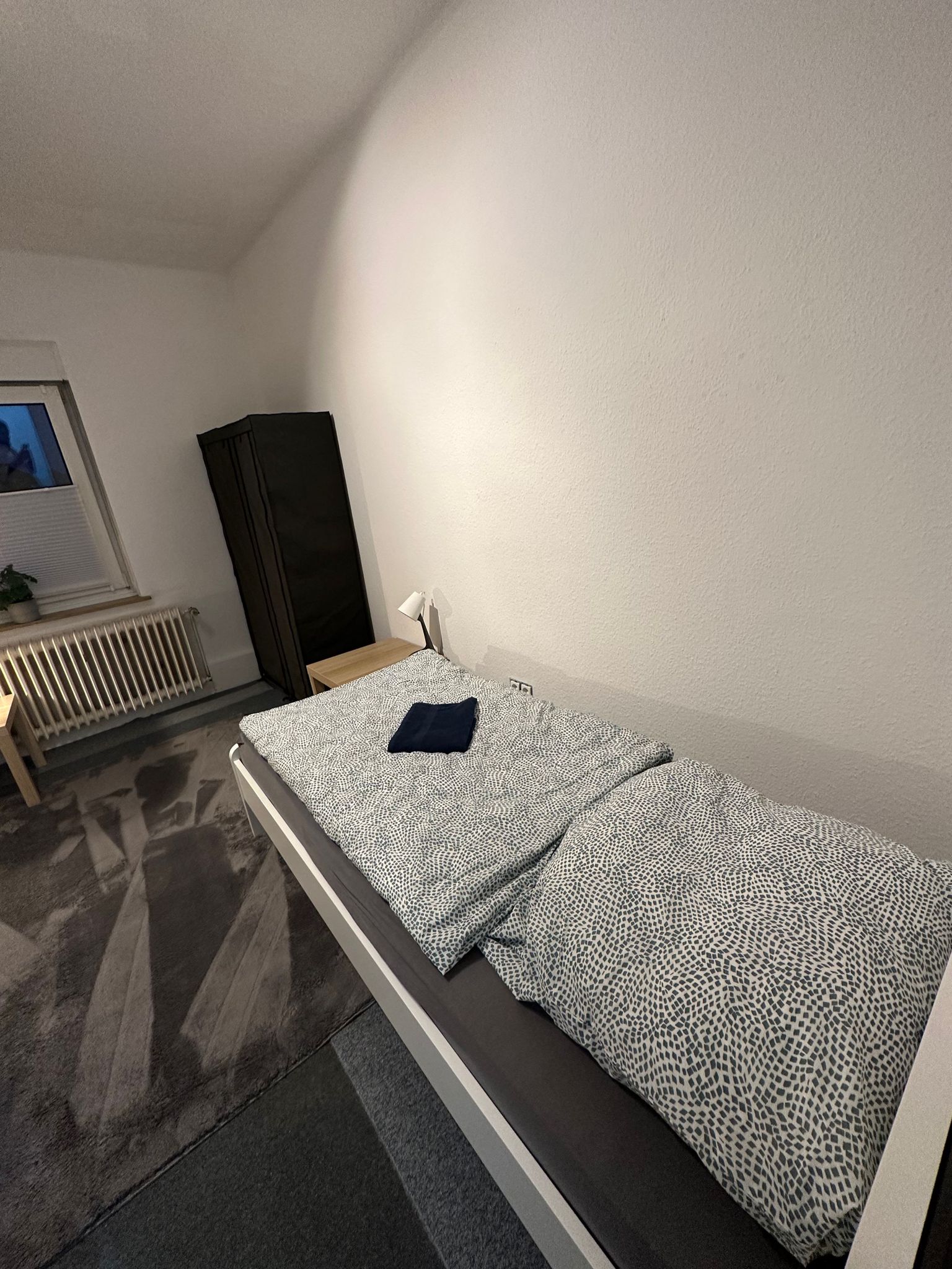 Monteurwohnung - Bettwäsche: Bettwäsche inklusive - MW I. Eisenbahnstraße 7 1. OG