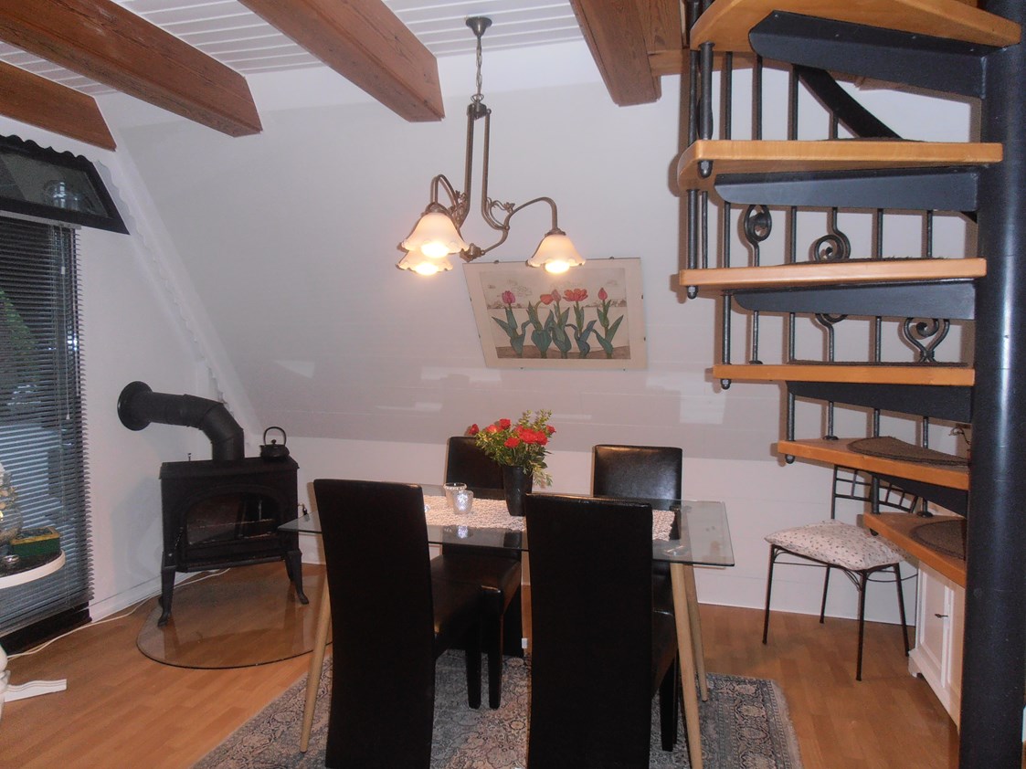Monteurzimmer: Wohn/Esszimmer kombiniert - Ferienhaus Muschel