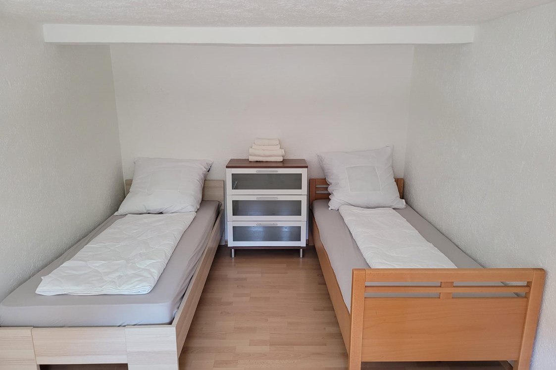 Monteurzimmer: Beispiel Zimmer - Großkrotzenburg