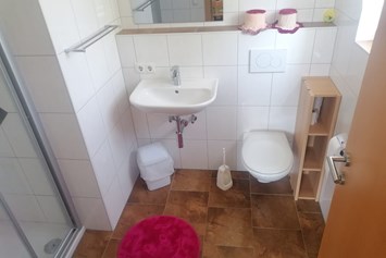 Monteurzimmer: Bad und WC (2x verfügbar)  - Schrofelerhof 