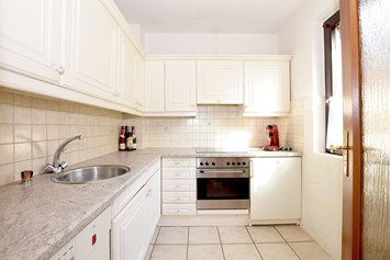 Monteurwohnung: Küche - Monteurwohnung / Fitter Apartment / Mindestmietzeit 6 Monate, 23€