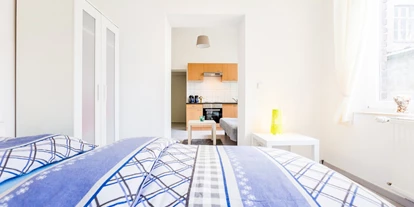 Monteurwohnung - Kühlschrank - Mönchengladbach - Schlafzimmer, HomeRent Unterkunft in Mönchengladbach - HomeRent in Mönchengladbach