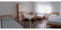 Monteurwohnung - Art der Unterkunft: Apartment - Donauraum - Dreibettzimmer  - Monteurzimmer Fallbacher