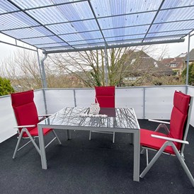 Monteurzimmer: Balkon/Terrasse, HomeRent Unterkunft in Kleve - HomeRent in Kleve, Bedburg-Hau, Goch, Kranenburg