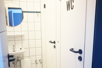 Monteurzimmer: Badezimmer, HomeRent Unterkunft in Emmerich - HomeRent in Emmerich und Isselburg 