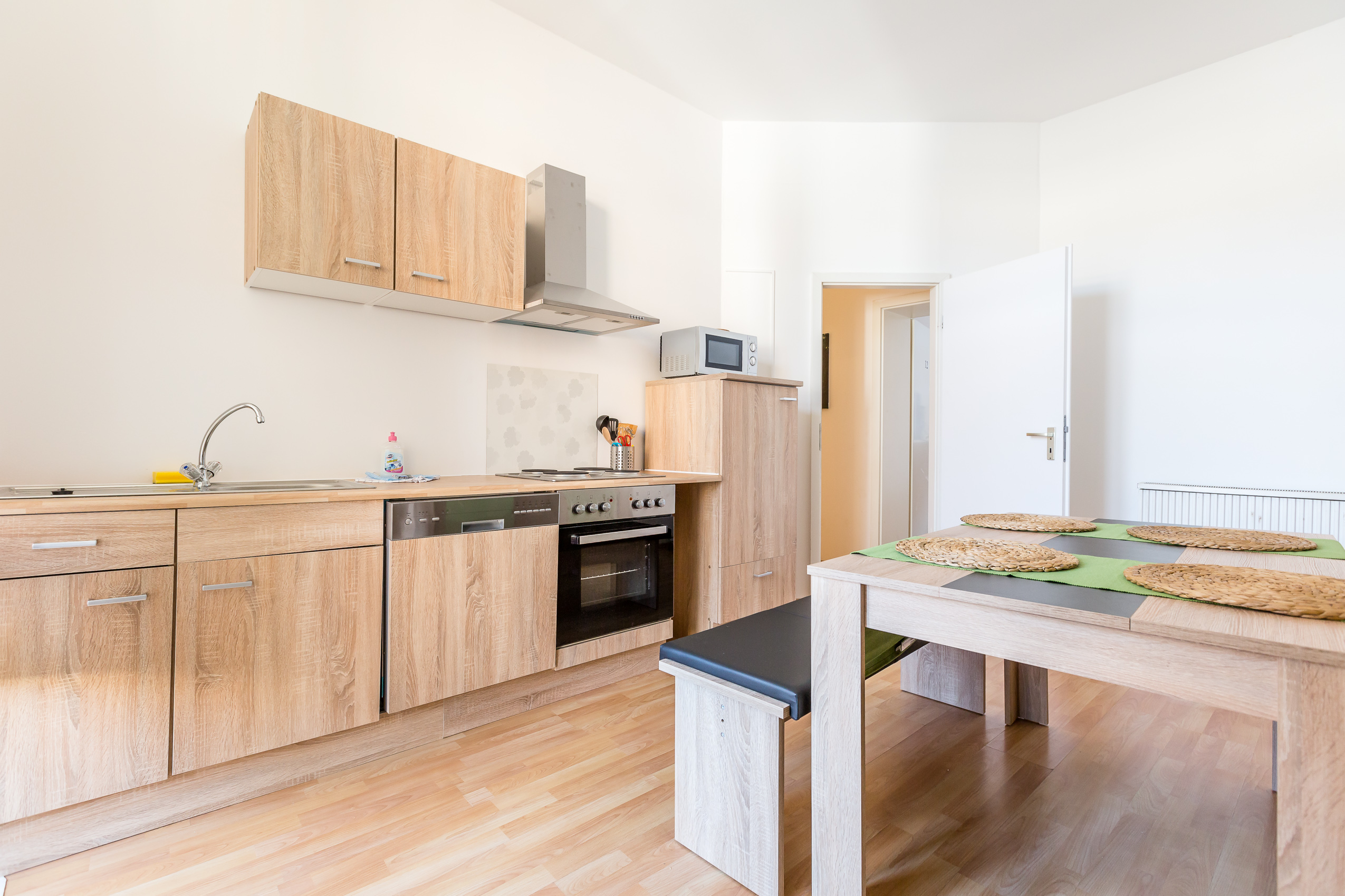 Monteurzimmer: Küche, HomeRent Unterkunft in Düsseldorf - HomeRent in Düsseldorf