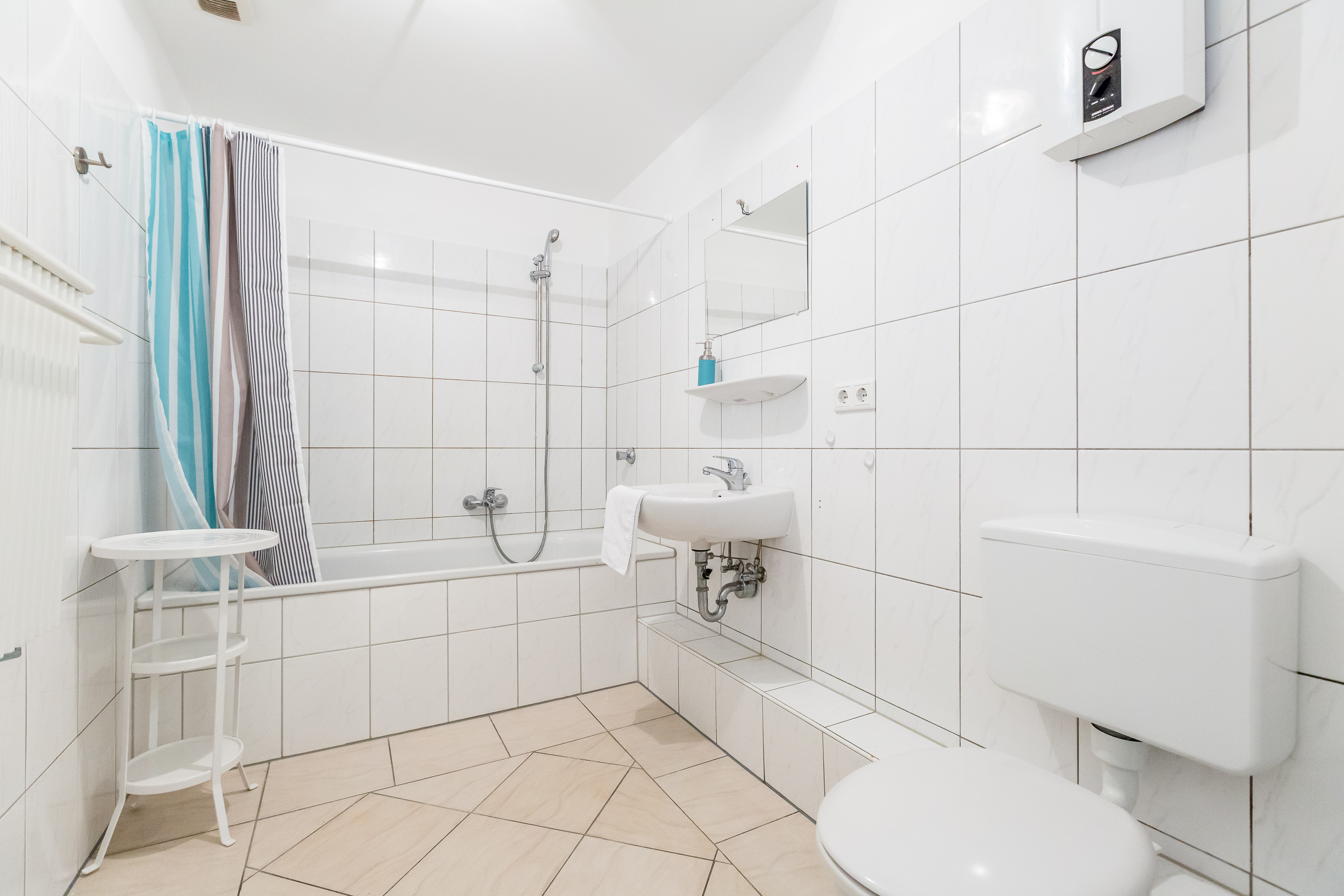 Monteurzimmer: Badezimmer, HomeRent Unterkunft in Düsseldorf - HomeRent in Düsseldorf