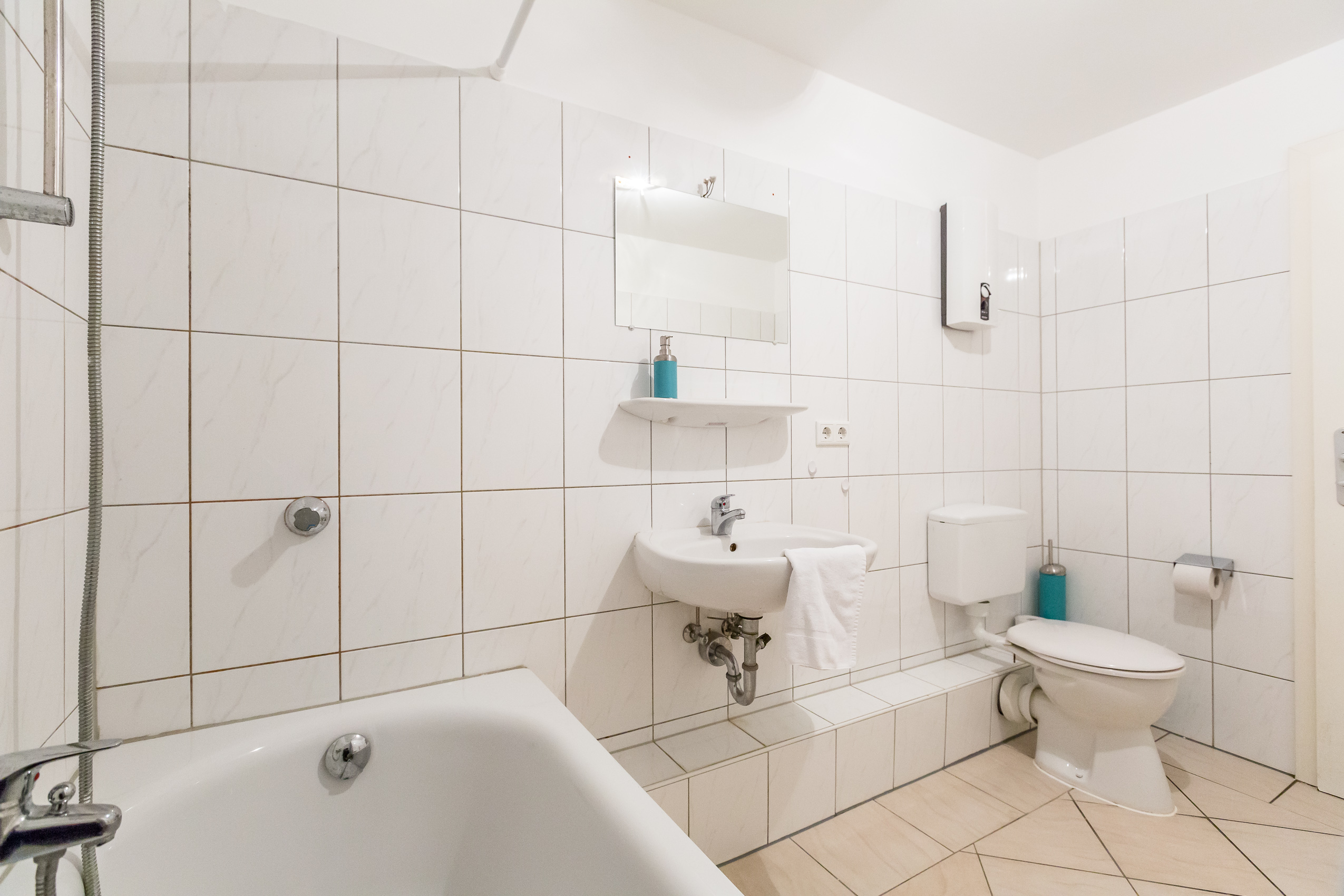 Monteurzimmer: Badezimmer, HomeRent Unterkunft in Düsseldorf - HomeRent in Düsseldorf