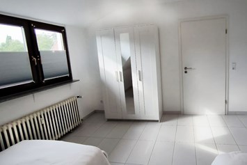 Monteurzimmer: Schlafzimmer, HomeRent Unterkunft in Hürth - HomeRent in Hürth, Brühl, Wesseling