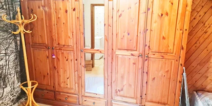 Monteurwohnung - PLZ 91722 (Deutschland) - Kleiderschrank, HomeRent Unterkunft in Langenloh - HomeRent in Langenloh