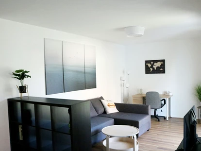 Monteurwohnung - TV - Deutschland - Wohn-/Schlafzimmer, HomeRent Unterkunft in Ingolstadt - HomeRent in Ingolstadt Vohburg, Adelschlag, Großmehring