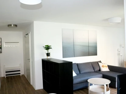 Monteurwohnung - TV - Deutschland - Wohn-/Schlafzimmer, HomeRent Unterkunft in Ingolstadt - HomeRent in Ingolstadt Vohburg, Adelschlag, Großmehring