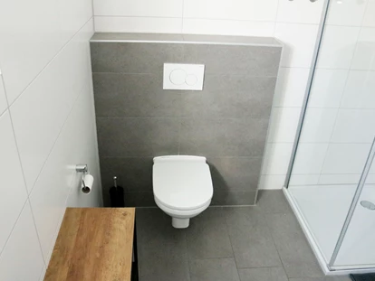 Monteurwohnung - TV - Deutschland - Badezimmer, HomeRent Unterkunft in Ingolstadt - HomeRent in Ingolstadt Vohburg, Adelschlag, Großmehring