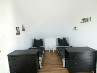 Monteurwohnung - TV - Deutschland - Schlafzimmer, HomeRent Unterkunft in Ingolstadt - HomeRent in Ingolstadt Vohburg, Adelschlag, Großmehring