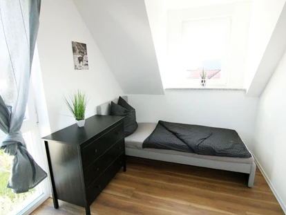 Monteurwohnung - TV - Deutschland - Schlafzimmer, HomeRent Unterkunft in Ingolstadt - HomeRent in Ingolstadt Vohburg, Adelschlag, Großmehring
