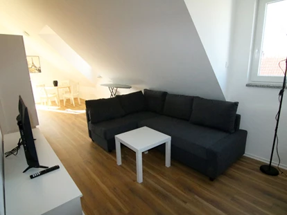Monteurwohnung - TV - Deutschland - Wohn-/Schlafzimmer, HomeRent Unterkunft in Ingolstadt - HomeRent in Ingolstadt Vohburg, Adelschlag, Großmehring