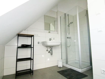 Monteurwohnung - TV - Deutschland - Badezimmer, HomeRent Unterkunft in Ingolstadt - HomeRent in Ingolstadt Vohburg, Adelschlag, Großmehring