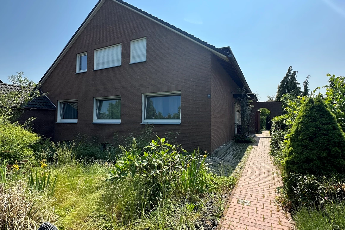 Monteurzimmer: Montagewohnung "Kleine Auszeit" Monteurzimmer 8 Zimmer zentral