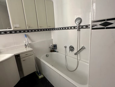 Monteurzimmer: Montagewohnung "Kleine Auszeit" Monteurzimmer 8 Zimmer zentral