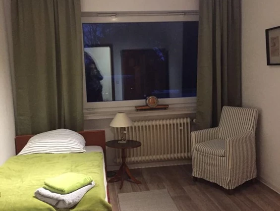 Monteurzimmer: Montagewohnung "Kleine Auszeit" Monteurzimmer 8 Zimmer zentral