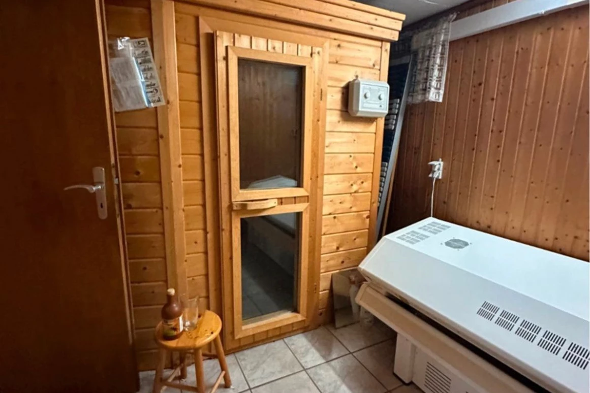 Monteurzimmer: Montagewohnung "Kleine Auszeit" Monteurzimmer 8 Zimmer zentral