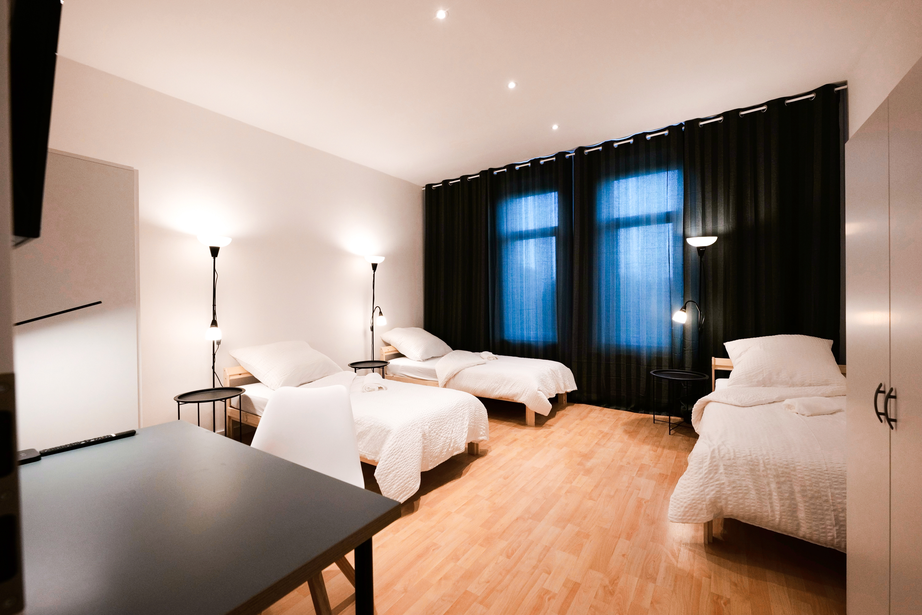 Monteurzimmer: NOVA BEDS Neue Monteurwohnungen im Haus Weseler, Duisburg-Walsum