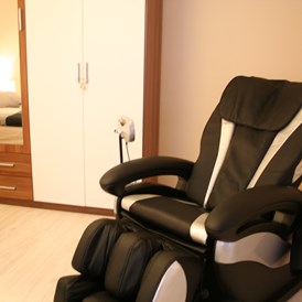 Monteurzimmer: Shiatsu Massagesessel Solling-Lounge I - Solling-Lounge