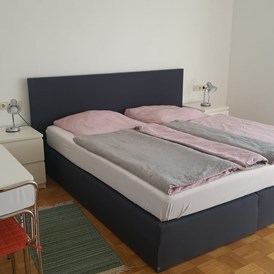 Monteurzimmer: Grosses Schlafzimmer - Ferienwohnung Am Tobelbach