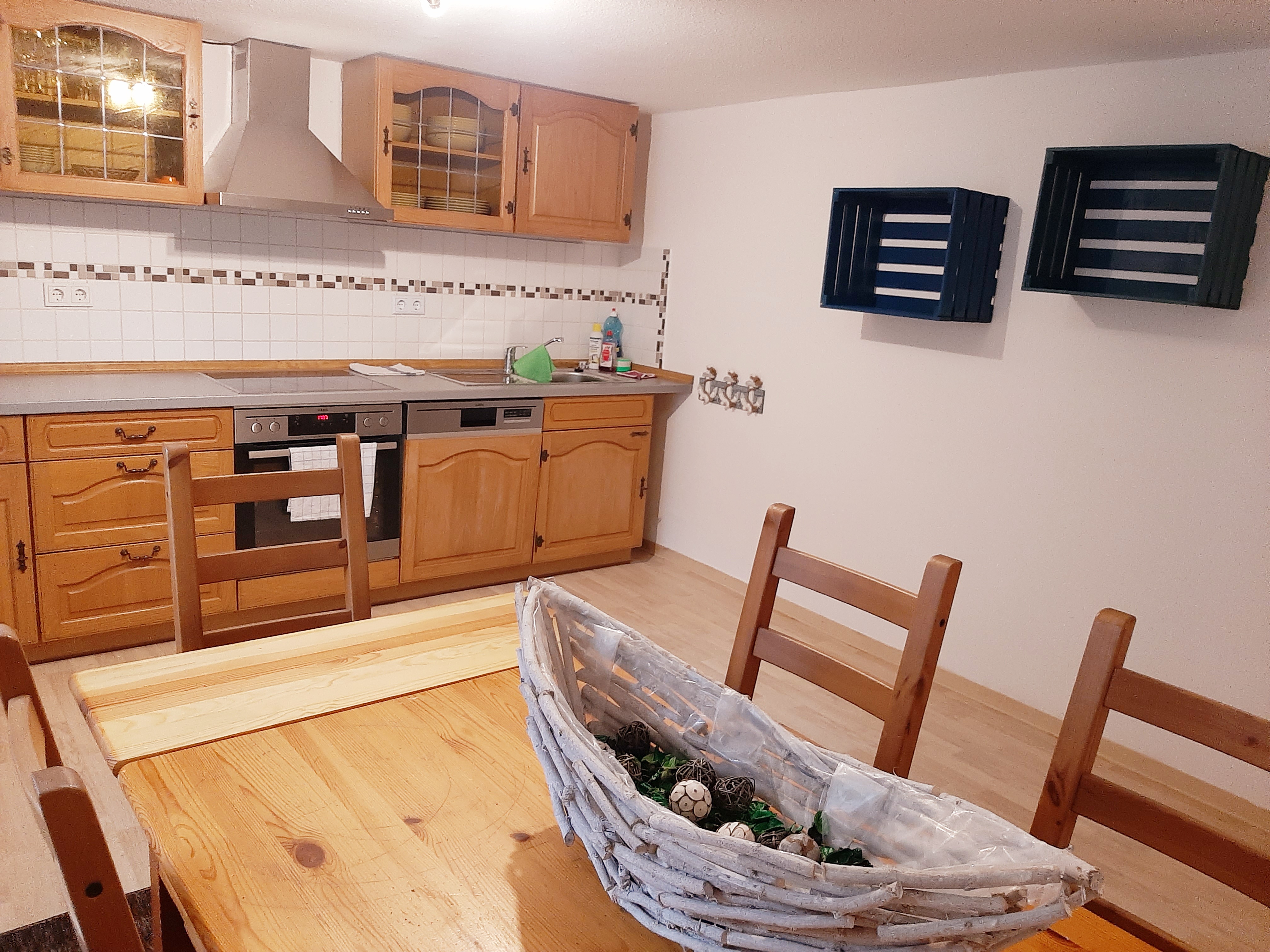 Monteurwohnung - Zimmertyp: Mehrbettzimmer - Hessen - große Wohnküche inkl. Sitzgelegenheit - Monteurunterkunft für bis zu 5 Personen