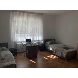 Monteurzimmer: 2 Einzelbettzimmer  
Preis ab 55€  - Eddy  