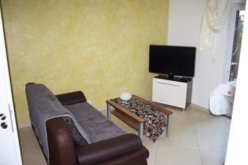 Monteurzimmer: Gästezimmer mit TV und WLAN - Refugium